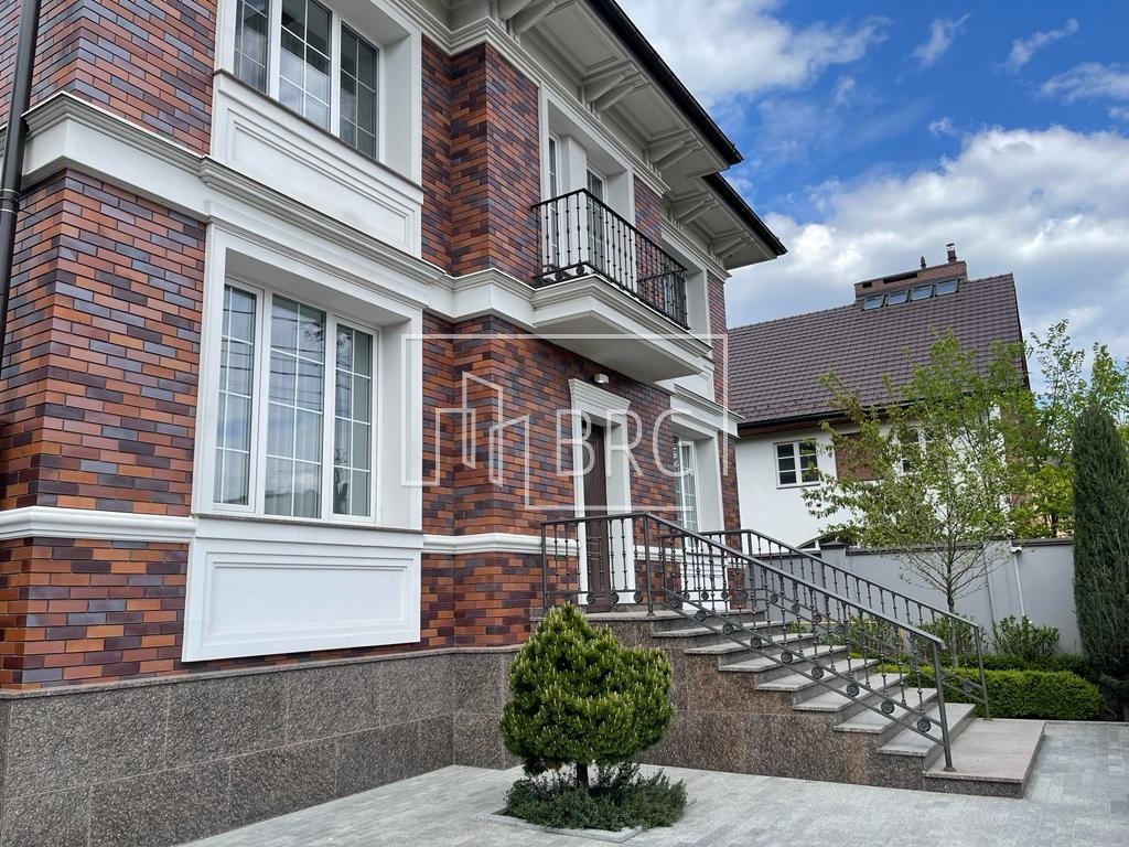 Дом 450м Печерский р-н. Киев