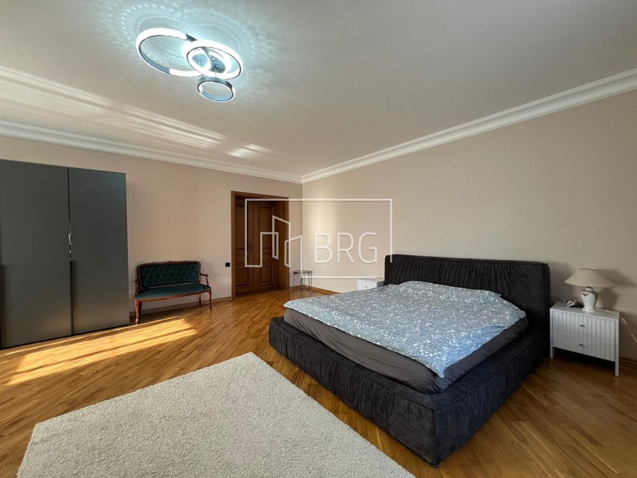 Дом 490м КГ Золотые ворота с выходом на Козинку. Київська обл