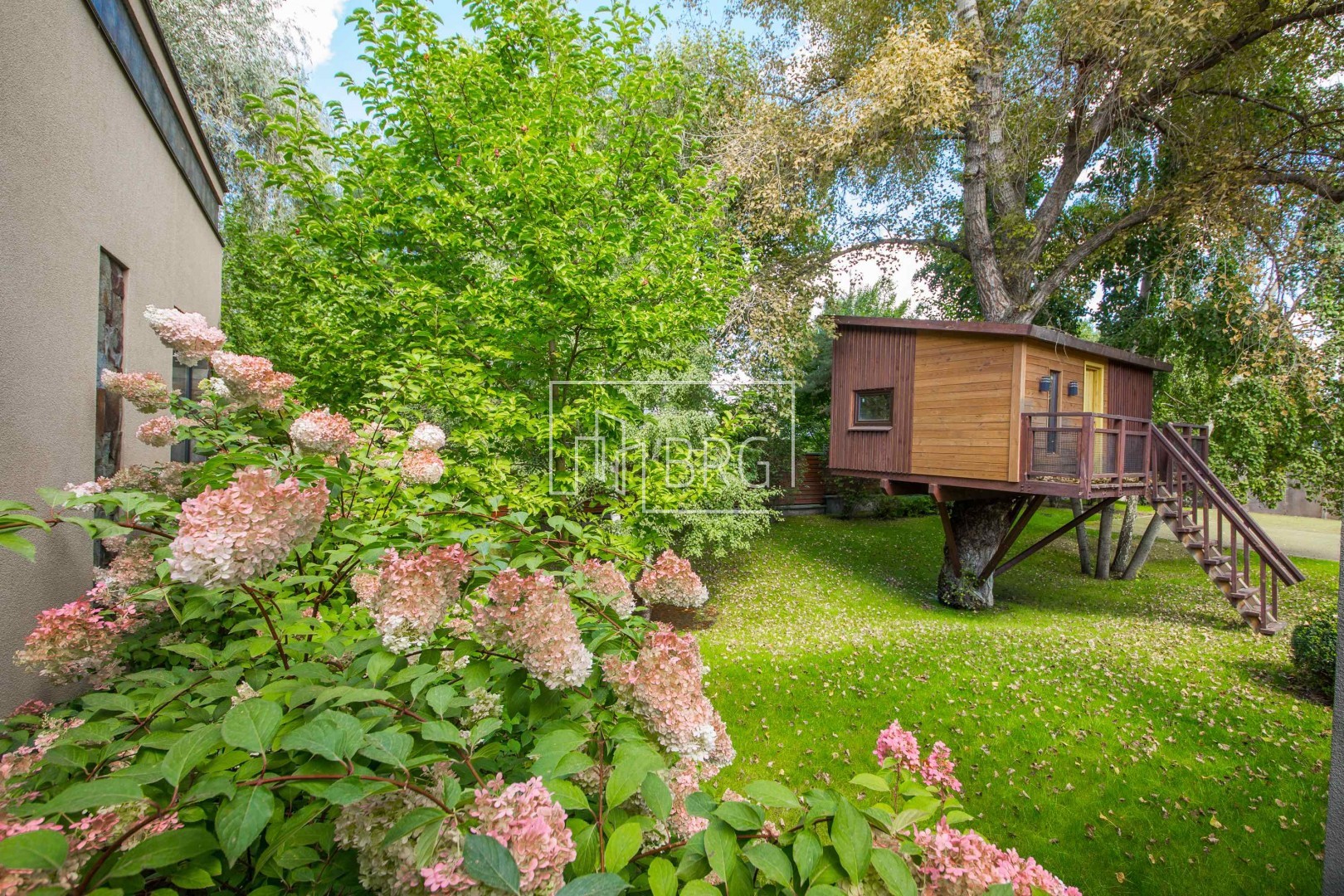 Дом 420м выход на Козинку Конча-Заспа. Київська обл