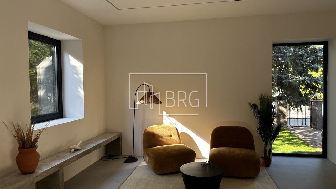 Новый современный дом 330м с бассейном КГ Золотые ворота. Київська обл