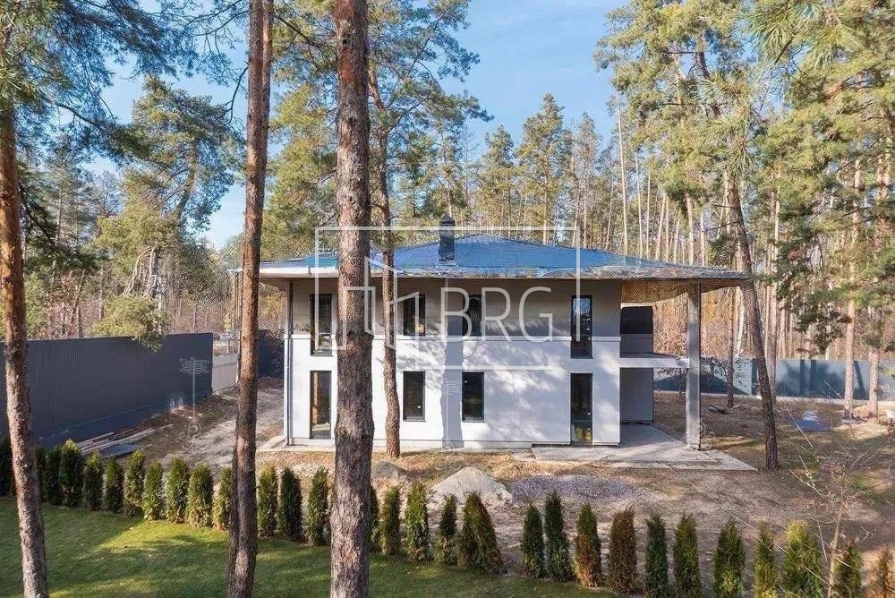 Новый дом 334м в сосновом лесу Плюты. Київська обл