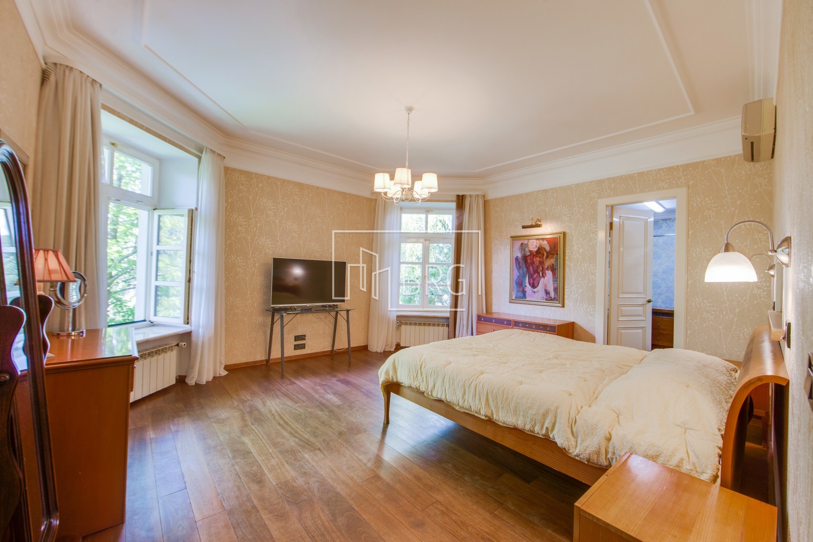 Дом Царское село на Печерске 400м. Киев