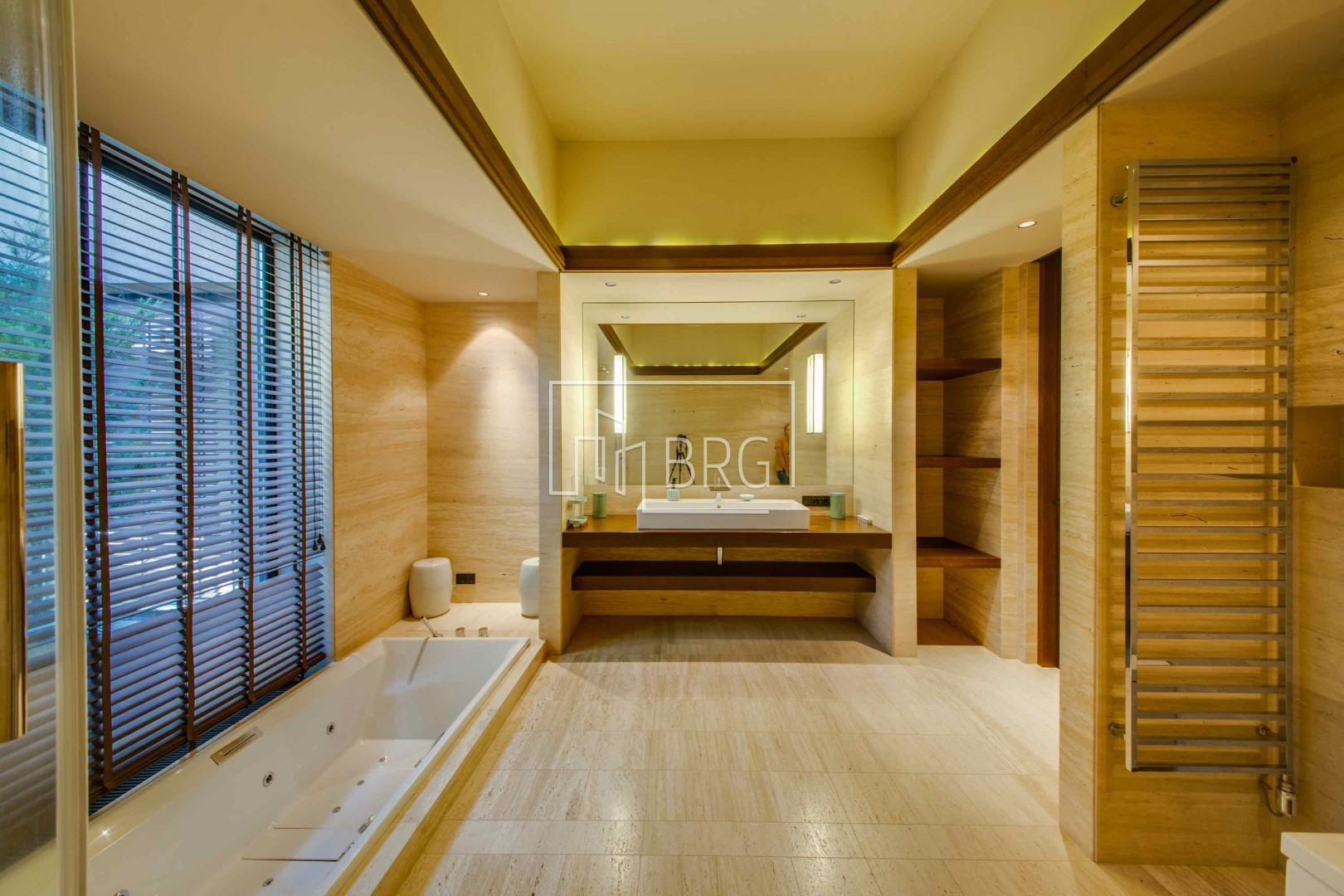 Дом 420м выход на Козинку Конча-Заспа. Київська обл