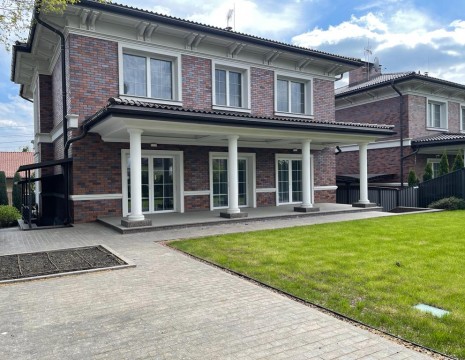 Дом 450м Печерский р-н. Киев
