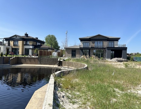 Дом 320м КГ Днипрова хвыля выход на канал Днепра. Київська обл