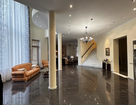 Особняк 700м с бассейном в сосновом лесу КГ Сосновый бор. Київська обл