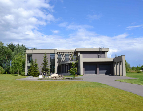 Дом 1100м с выходом на р.Стугну Таценки. Київська обл