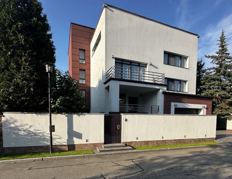 Дом КГ Золотые ворота 900м в стиле Минимализм . Київська обл