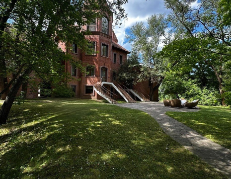 Дом 900м в Викторианском стиле Ходосеевка. Київська обл